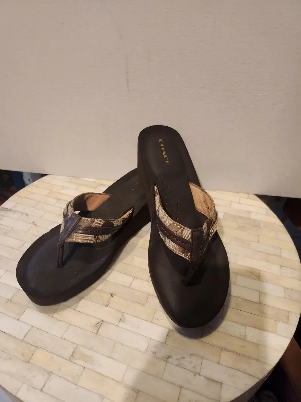 Coach Jaden thong sandals size 6